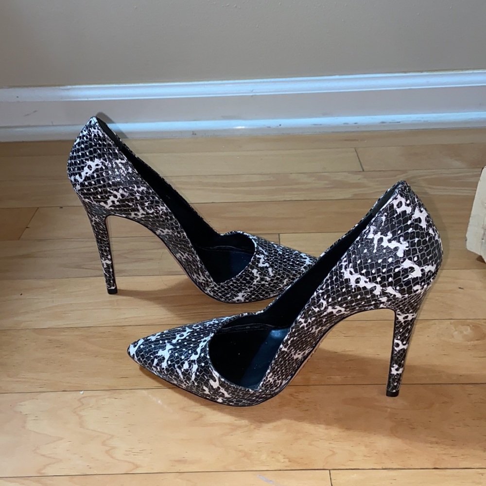 Alice + Olivia Dina Heel Snakeskin black white - Picture 3 of 13
